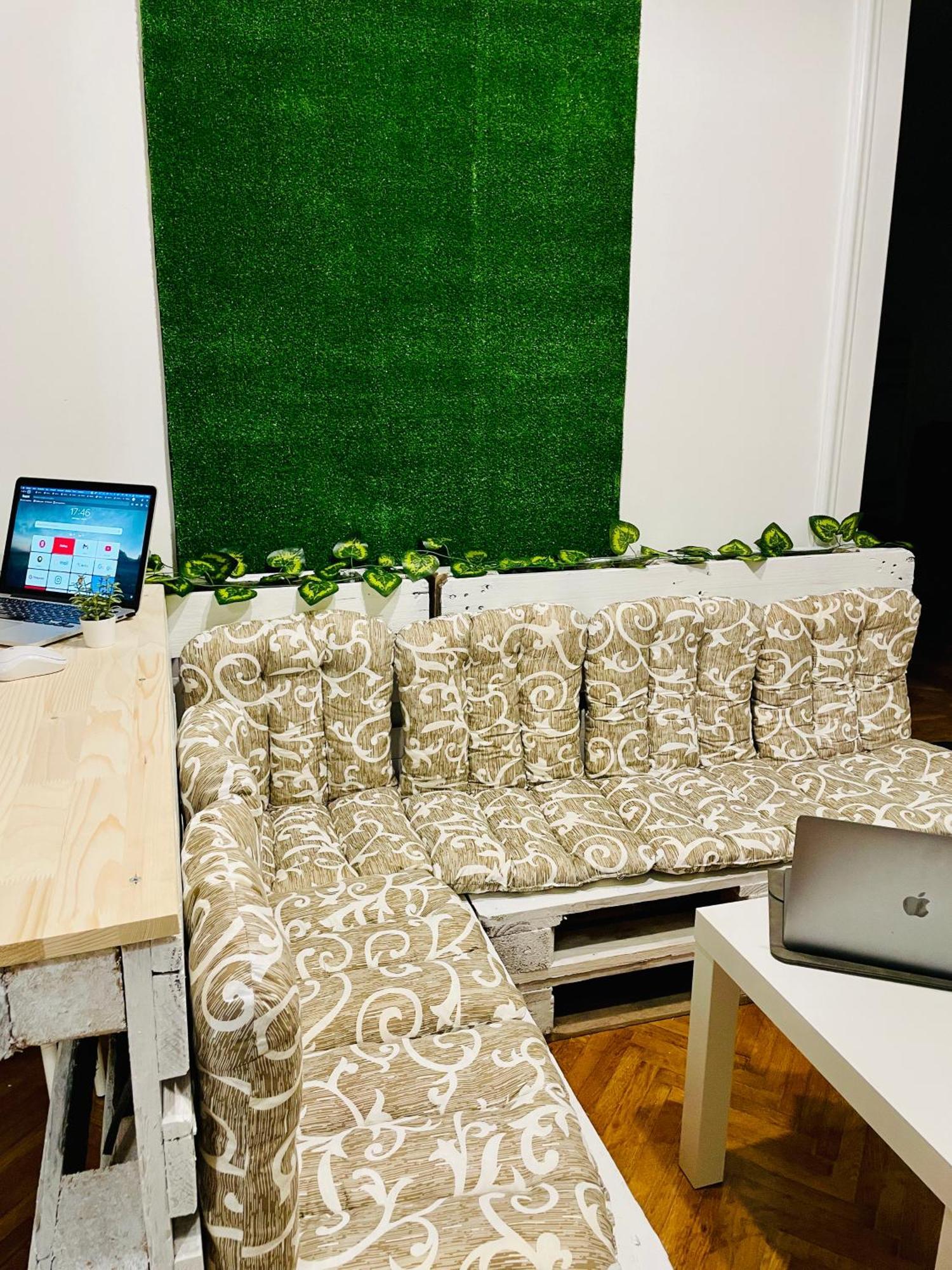 Hostel Green World Novi Sad Bagian luar foto